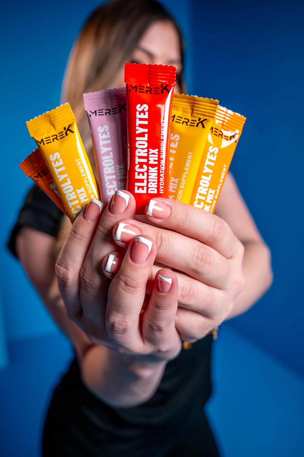 16 Sachets of mereK Electrolyte Hydration Powder Supplements - Easy Open Single-Serving Packets - Ideal for Workouts and Travel - Sugar-Free, Calorie-Free, Keto-Friendly