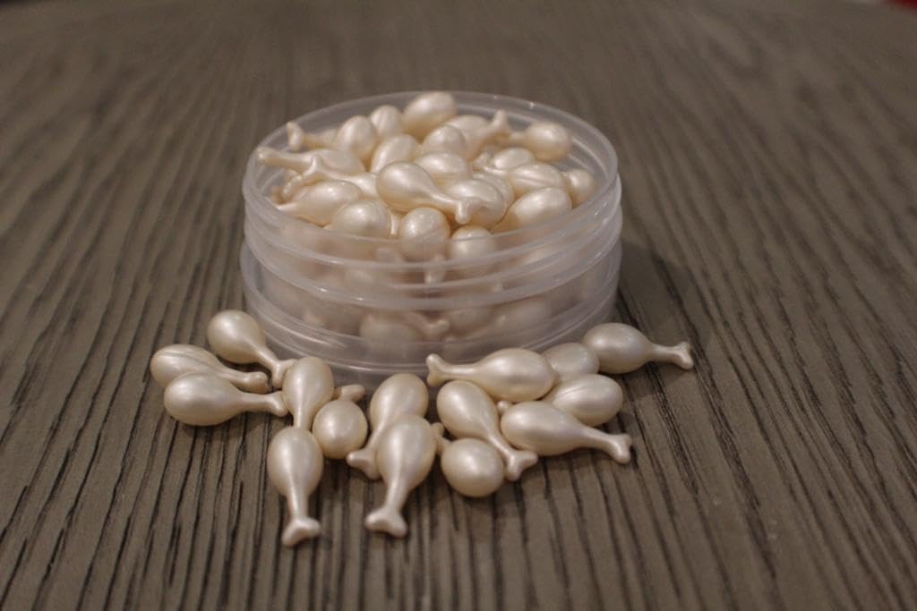 Breakable Capsules with Vitamin C and Hyaluronic Acid for Skin Care