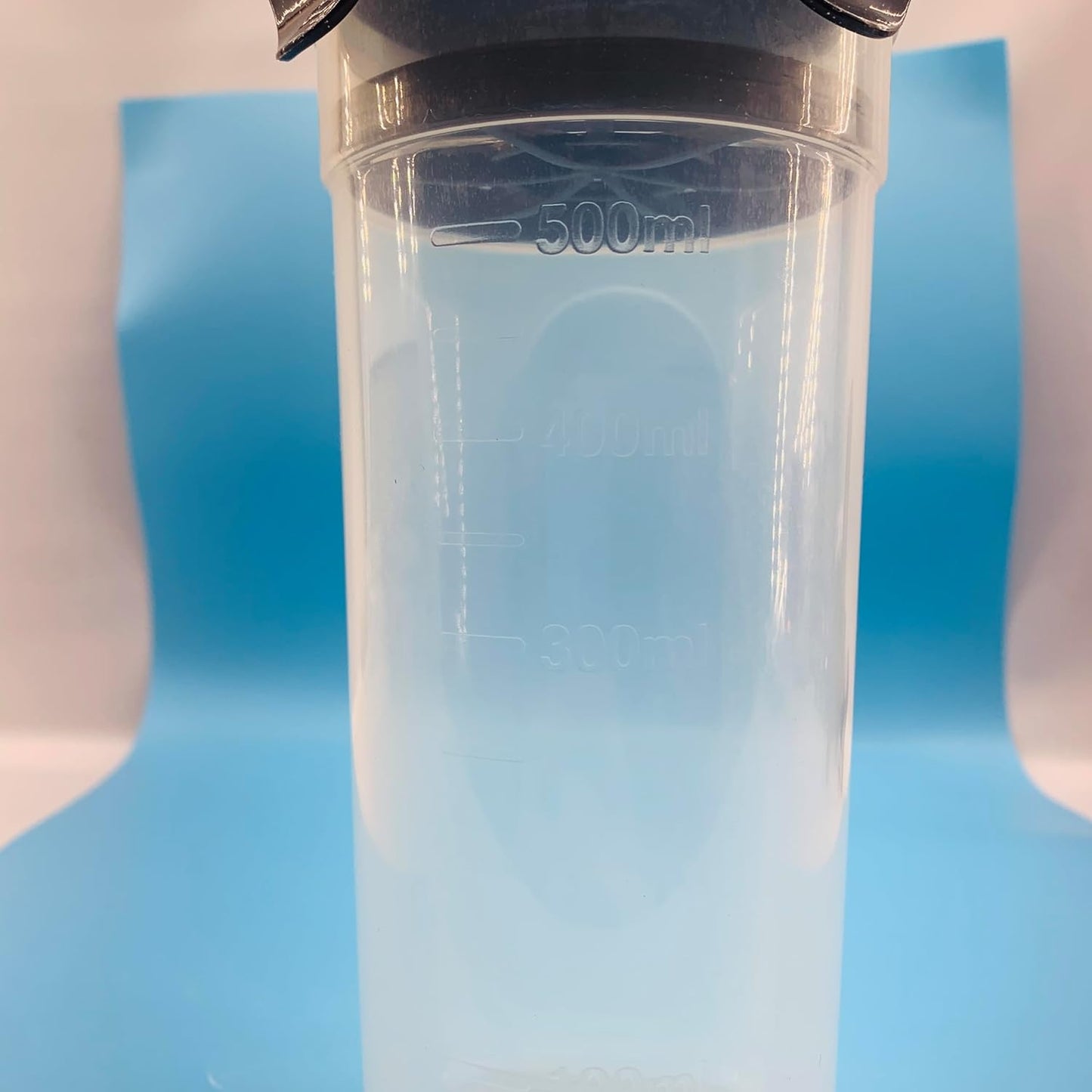 LockLock BisFree HPL934H Plastic Drink Mixer Bottle 500 mL with Capacity Markings & Leak-Proof Lid