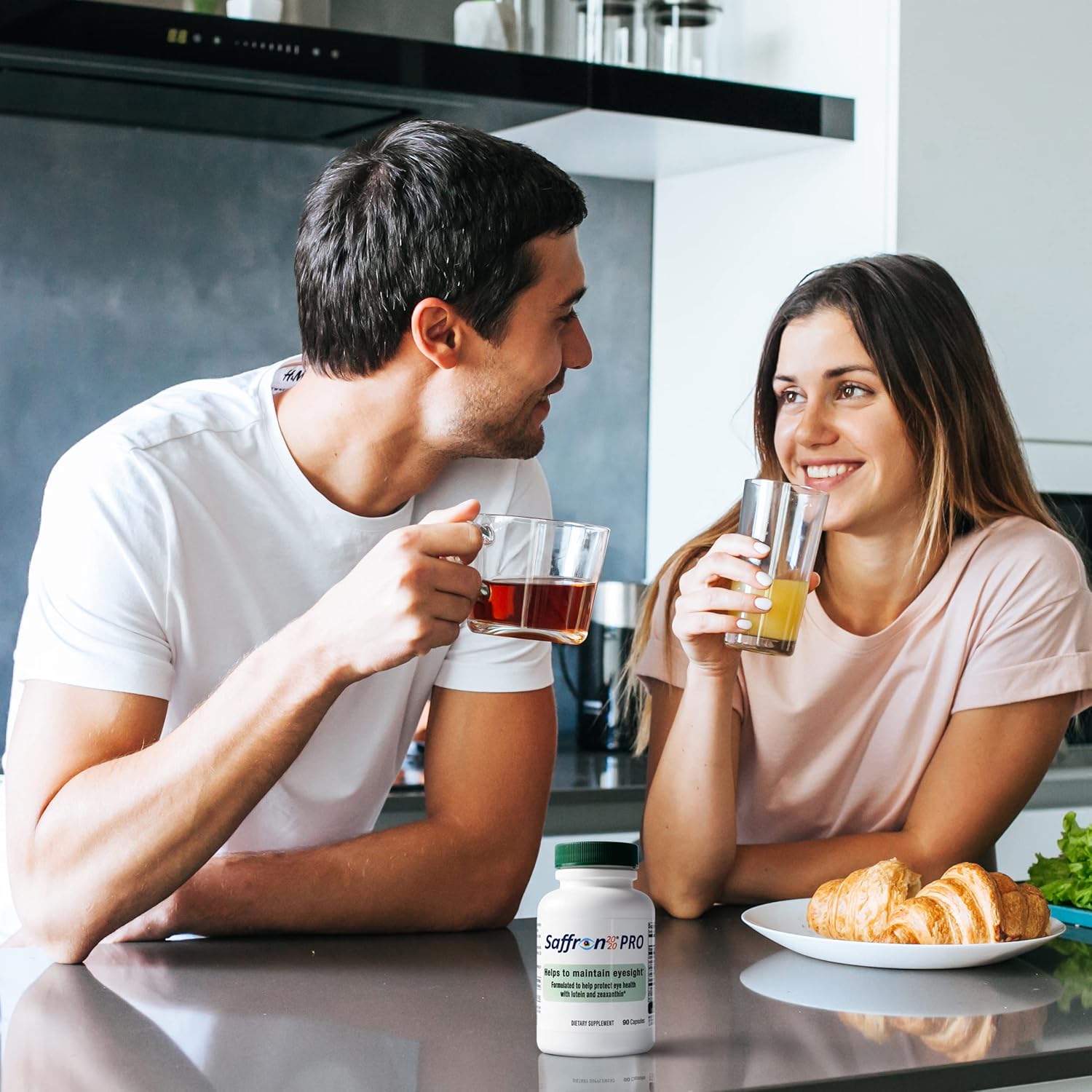 Persavita Saffron 2020-PRO Supplement - 90 Vegetarian Capsules with Saffron, Resveratrol, Zeaxanthin, and Lutein