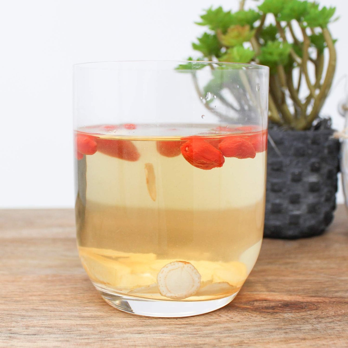 Wisconsin Grown DABC OAK LAND DOL American Ginseng Slices - Ideal for Making Ginseng Tea - Health Benefits - 4oz Bag