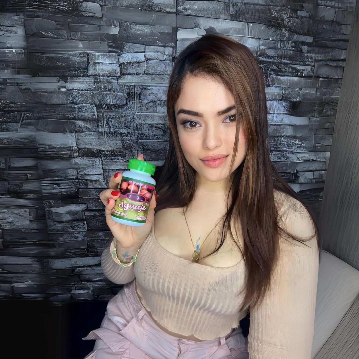 100% Natural Aguaje Curvy Fruit Pills - High Phytoestrogen, 550 mg, 100 Count - Enhance Curves in 1 Month