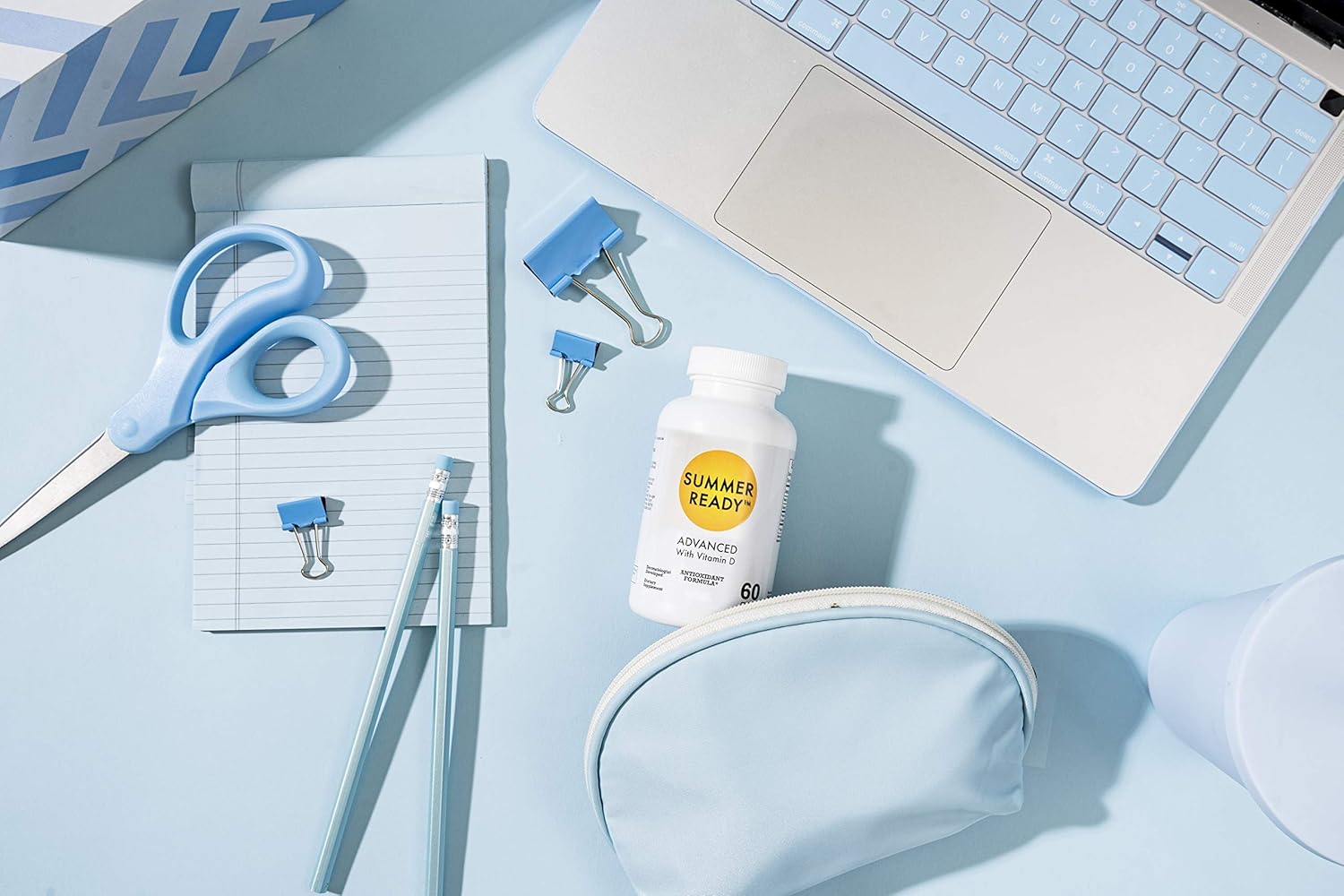 Antioxidant Supplement Capsules with Vitamin D3, Vitamin B3, and Fern Extract for Summer Skin Care