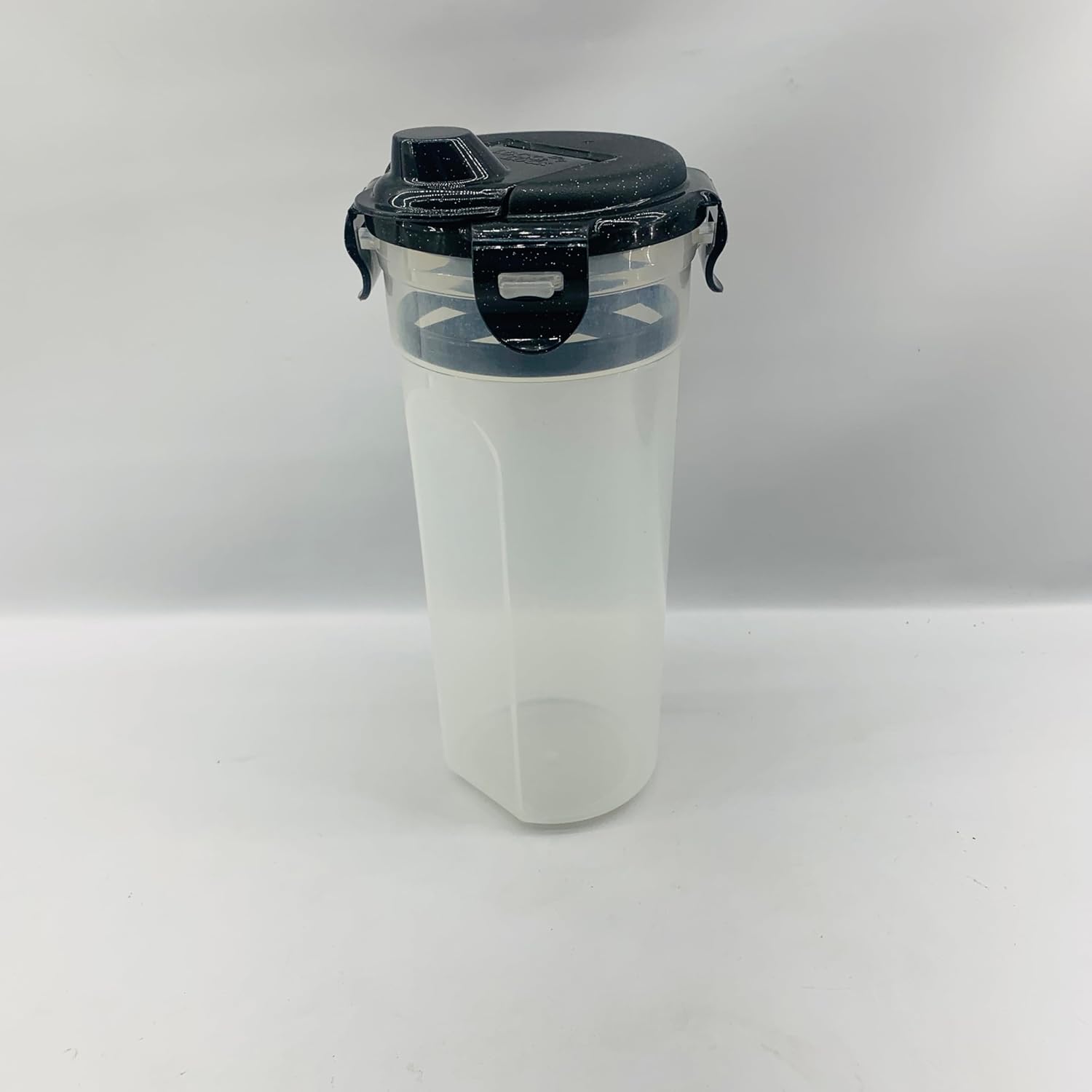 LockLock BisFree HPL934H Plastic Drink Mixer Bottle 500 mL with Capacity Markings & Leak-Proof Lid